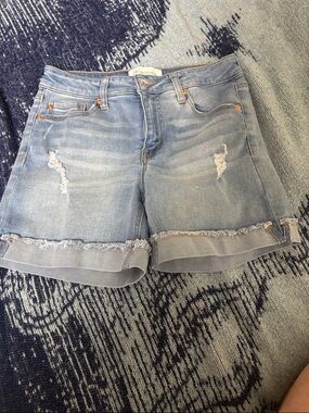 Light Wash Distressed Denim Roll-Hem Women's Shorts